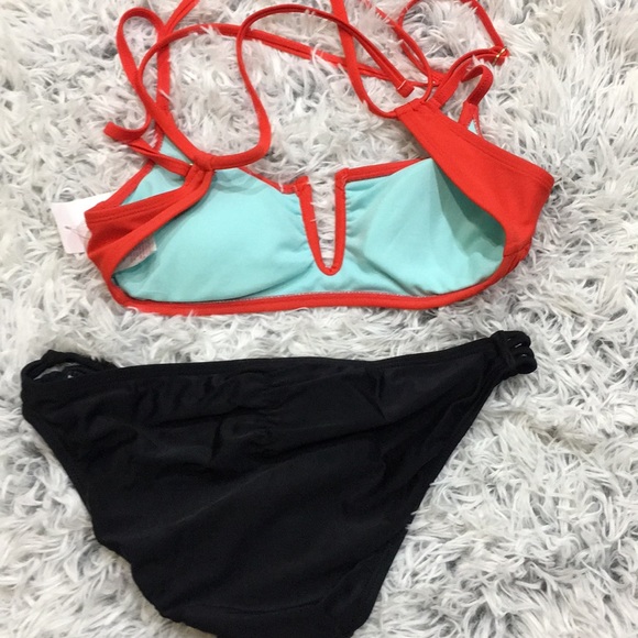 2 piece bikini - Picture 2 of 3